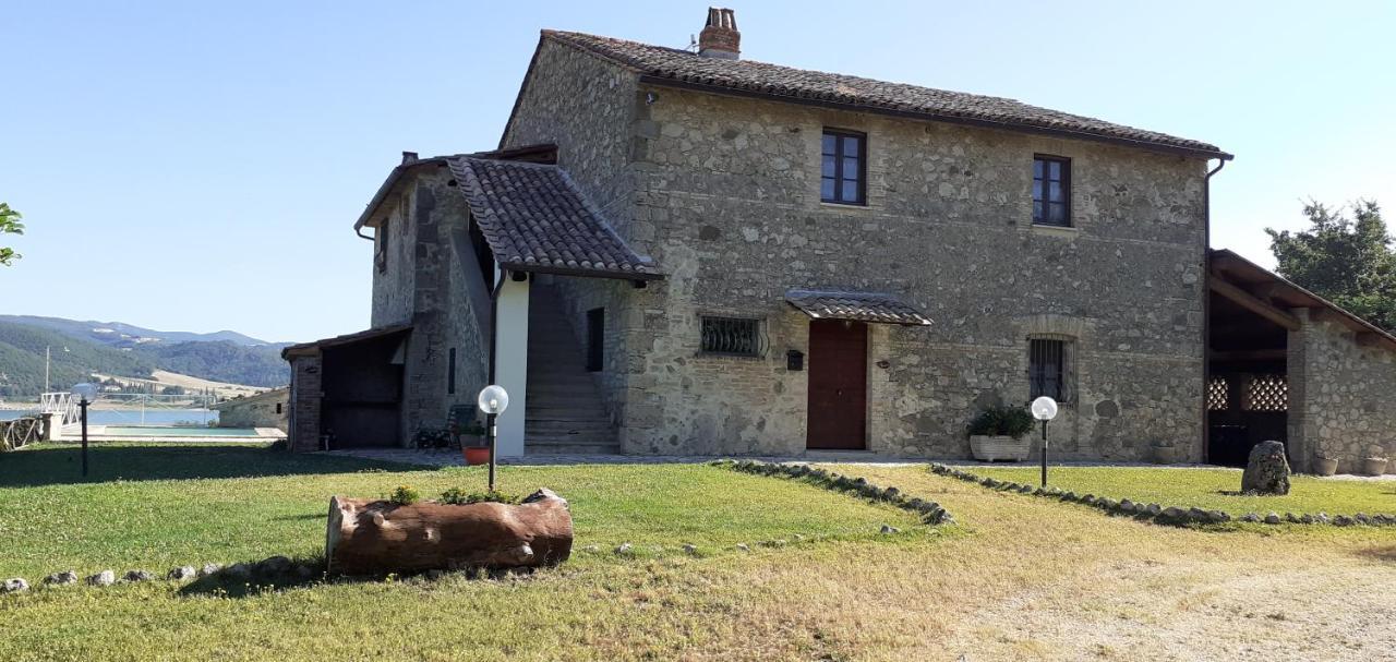 Casale Al Lago Con Piscina E Sauna Corbara  Exterior photo